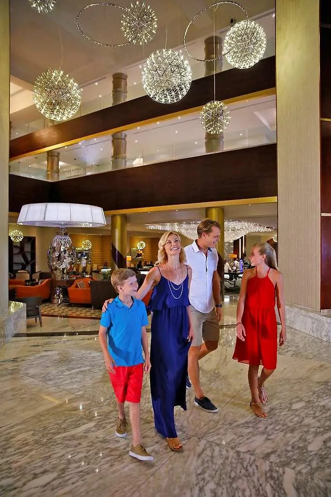 Resort Moon Palace Nizuc Alfredo V. Bonfil