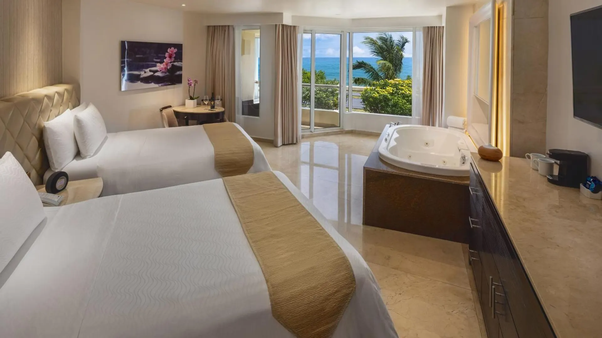 Resort Moon Palace Nizuc Alfredo V. Bonfil